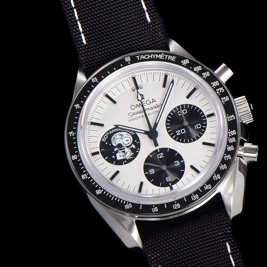 Omega Top Watch Men's White Dial Nylon Strap Snoopy Series Watch Detail Image