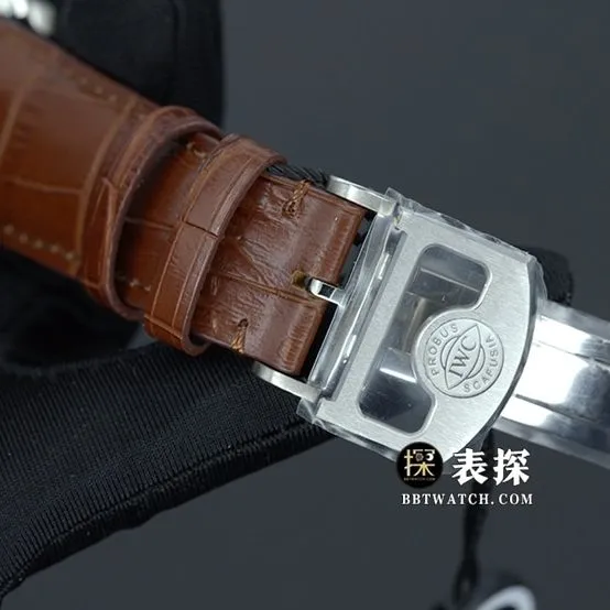 ZF FactoryIWC Portuguese watch men's annual calendar white dialleather strap model pictures and prices front live photo
