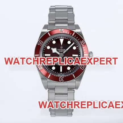 top-tier watch ZF Factory Biwan Tudor dark red dial steel braceletfront live photo
