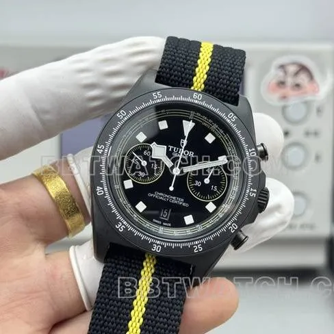 watch submersible V+ factory Tudor yellow 7750 mechanical front live photo