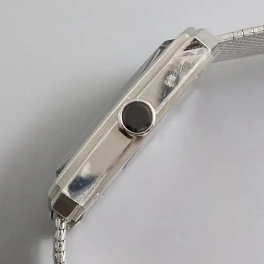Chanel high-quality watch will be the first PREMIÈRE watch full of feminine charm detail shots