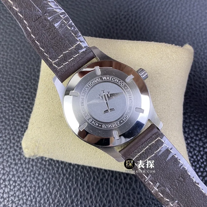 AOF factory IWC pilot watch IW328205top-tier 1:1super watch men's green dialleather strap model pictures and prices front live photo