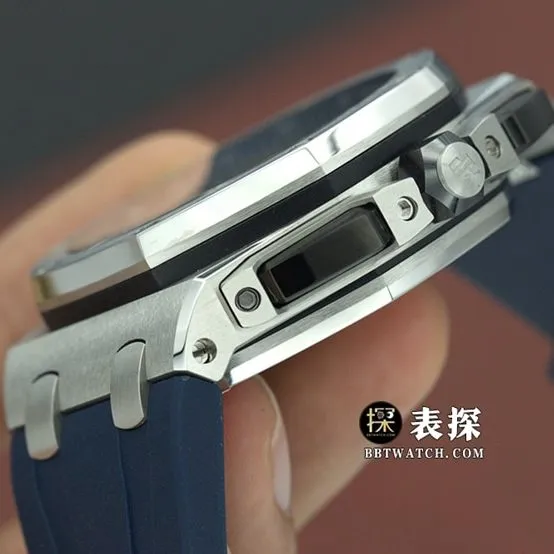 APF Offshore Audemars Piguet1:1replica watch blue dial rubber model 26420TI.OO.A027CA.01 side view