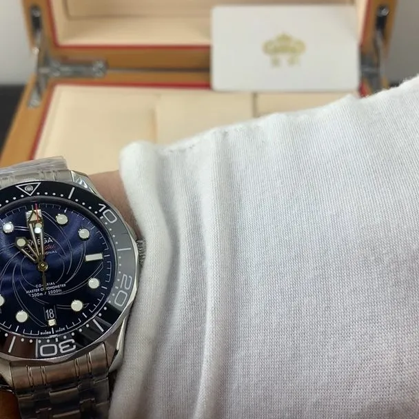 Omega Seamaster Diver 300M Seamaster Diver 300M James Bond 007 Edition 42mm Blue Men Automatic