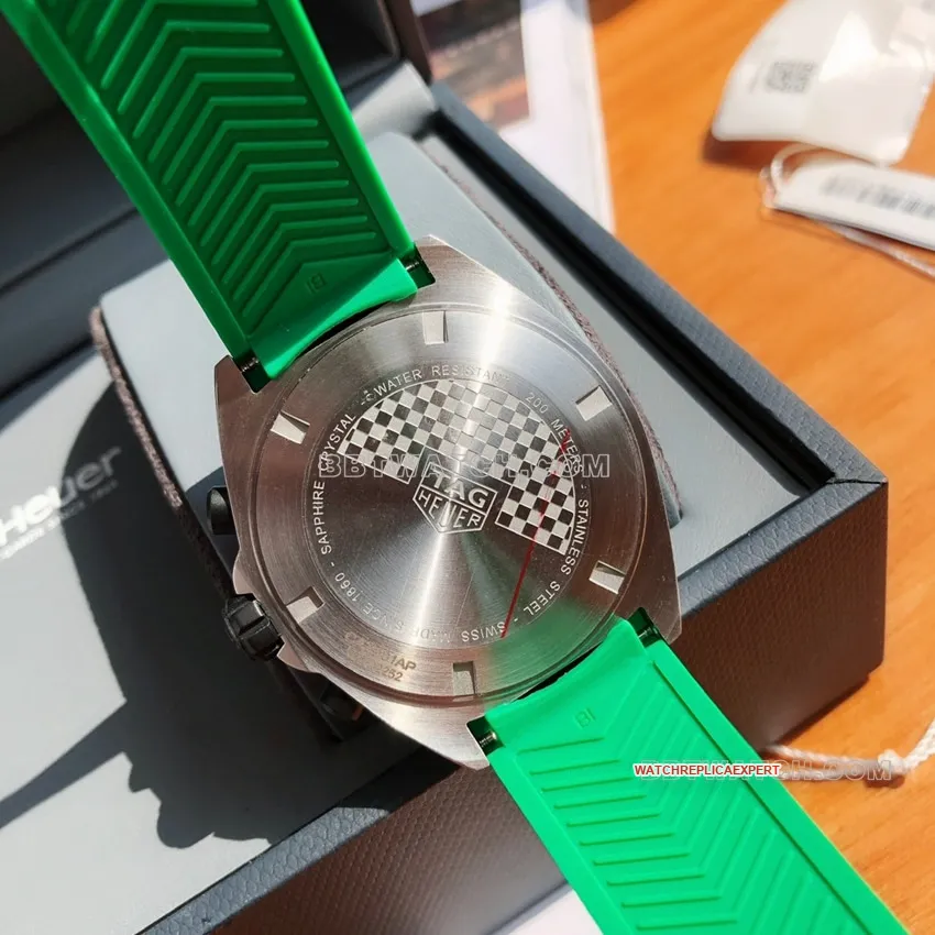 TAG Heuer F1top-tier replicagreen dialchronographCAZ101AP.FT8056front live photo