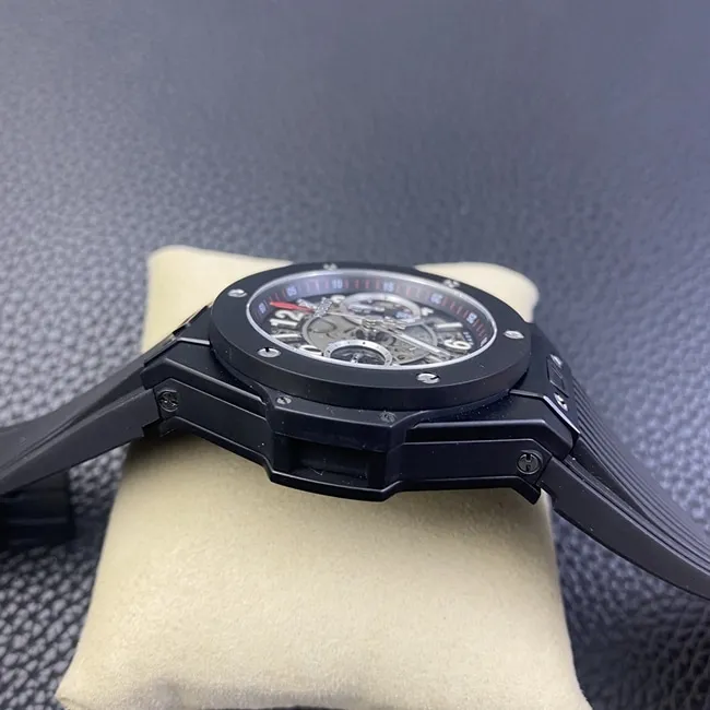 top-tier watch Hublot men's white dialrubber strap big bang series watch front view