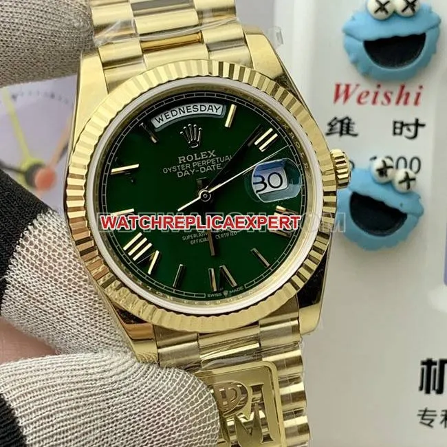collectible watch Rolexyellow goldPPM factory Day-Date mechanical green dial Roman numeral caseback live photo