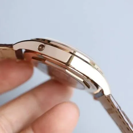 Vacheron Constantintop-tier automatic movement full date display series men's brown plate brown belt watch front view