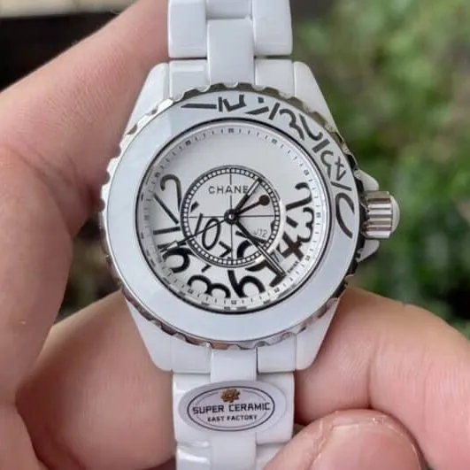 top-tier replicaEASTChanelJ12 series ladies watch front view