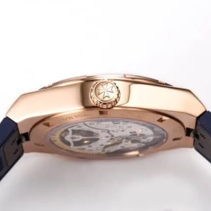 top-tier replicaBBRVacheron Constantin, the king of steel watches with peak appearance, blue dial, travels all over the world tourbillondetail shots