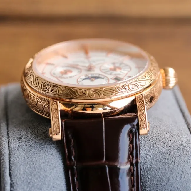 top-tier replicaPatek Philippesuper watch men's white dial brown belt new 42mm mechanical leather strap pure hand carved watch front view