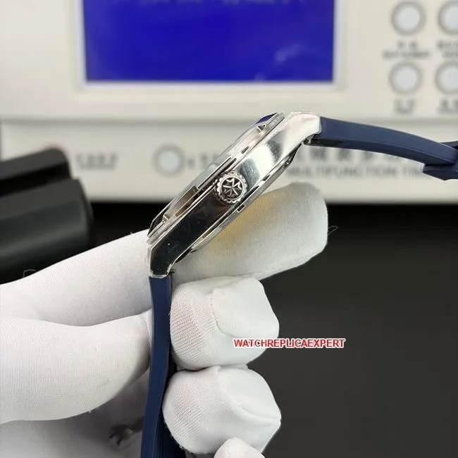 The collectible watch 8F factory Vacheron Constantinblue dial4500Vfront live photo