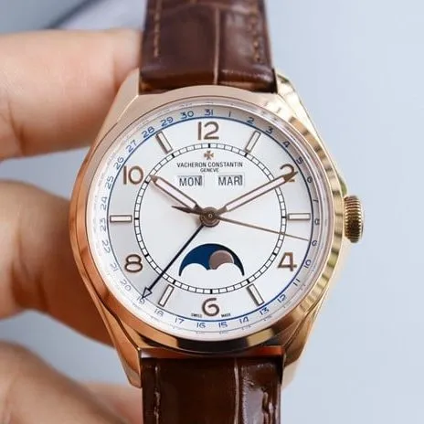 top-tier replicaVacheron Constantinhigh-quality men's white dial brown belt full date display series automatic movementleather strap watch detail shots