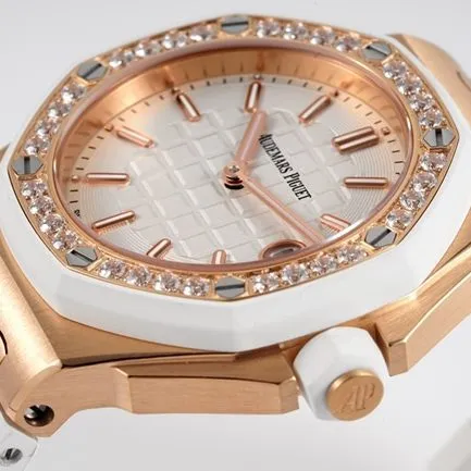 Audemars Piguettop-tier watch Royal Oak offshore series 37mm women's white dialrubber strapquartz watch side view