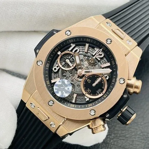 top-tier replicaHublot Big Bang Series 44MM gold case black rubber watch front view