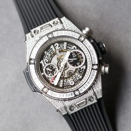 top-tier replicaHublot super A watch men's white dialrubber strapv2 version mechanical BigBang big bang series watch front view