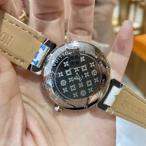 LV Louis Vuitton top-tier watch ladies dialleather strapquartz watch front view