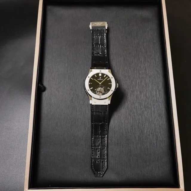 Hublotsuper watch (Hublot) classic fusion series tourbillon watch front view