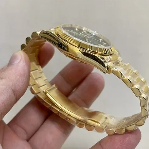 top-tier watch Rolex men's green dial gold belt Datejust South African real diamond mechanical watch front view