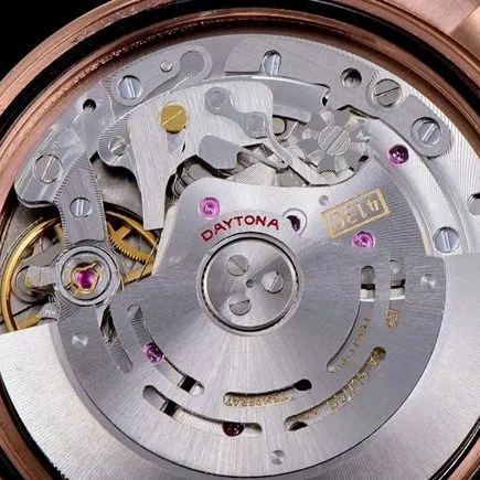 JH factory top-tier watch Rolexwhite dial gold band Oyster Perpetual Cosmograph Daytona watch front view