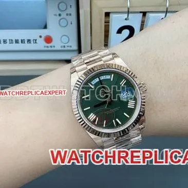 collectible watch RolexVS FactoryDay-Dategreen dialrose goldsteel bracelet wearing live photos