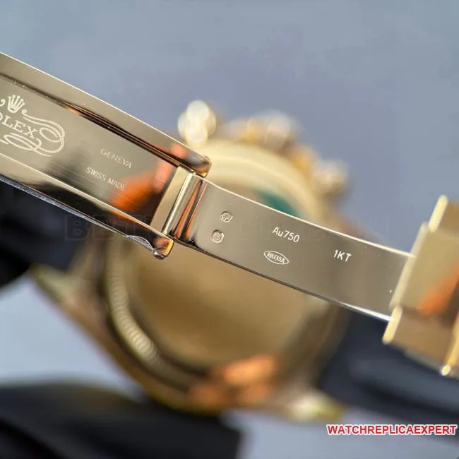 collectible watch DaytonaCBD factory Rolex gold case champagne color dial 4130front live photo