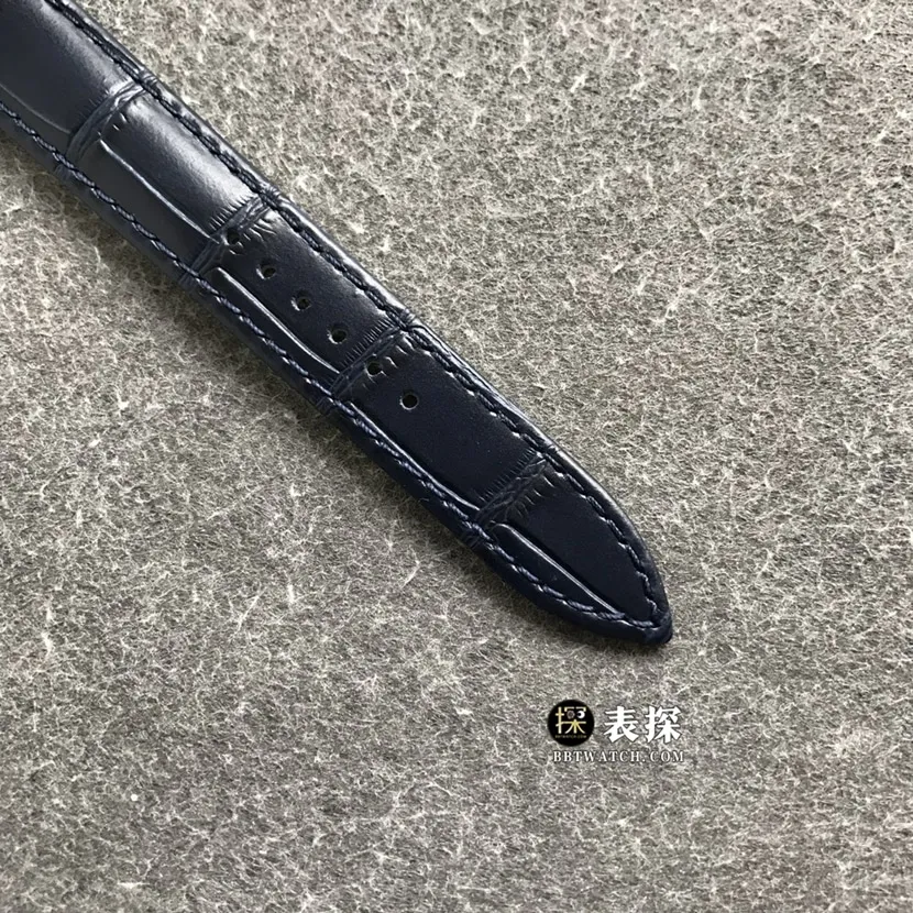ZF FactoryJaeger-LeCoultre dating watch women's silver dialmoon phaseleather strap model pictures and prices front live photo