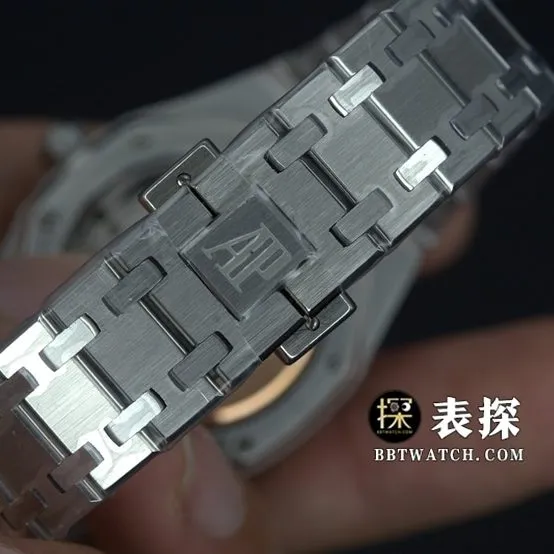 8F factory Audemars PiguetRoyal Oak1:1super watch white dialsteel bracelet model pictures and prices front live photo