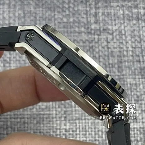ZF FactoryHublot watch men's watch matte black hollow plate rubber model picture and price front live photo