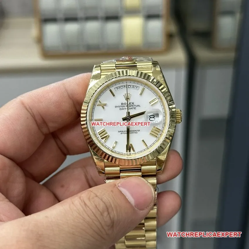 GM FactoryRolexDay-Date type 1:1super clonewhite dialm228238-0042front live photo