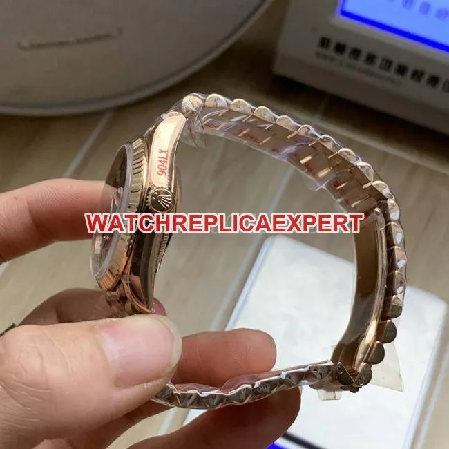 collectible watch QF factory Day-DateRolex ice blue dialrose gold2836 mechanical 36mmside live photo