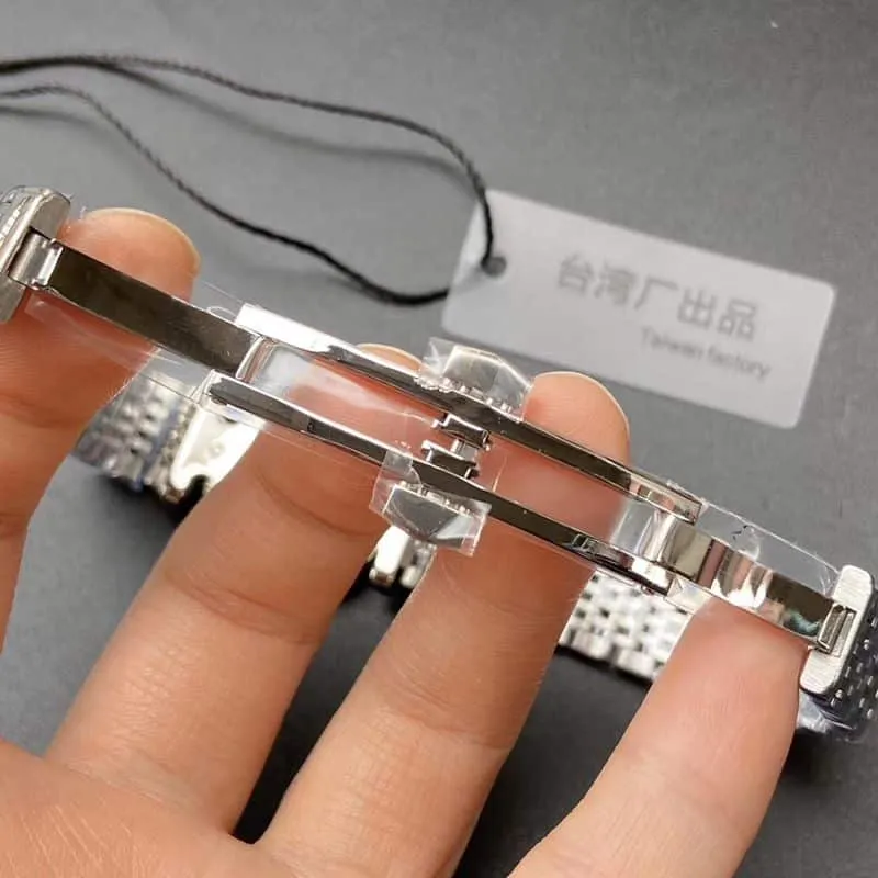 Longinestop-tiersuper watch ultra-thin Jialan series boutique couple watch quartzsteel bracelet watch front view