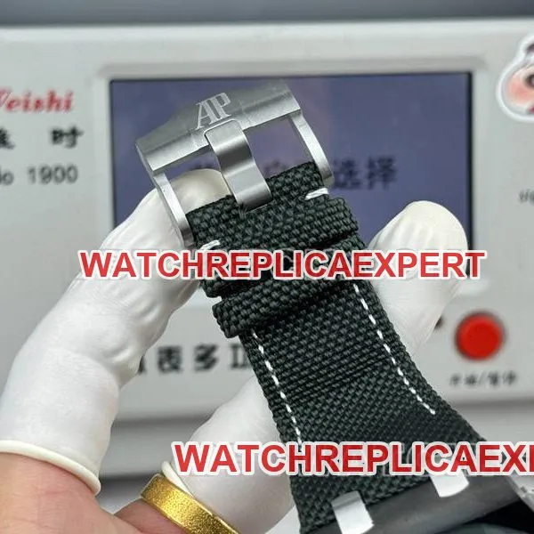 Audemars Piguet watch LS factory Royal Oak offshore type 43MM green dialchronograph mechanical rubber model 26420front live photo