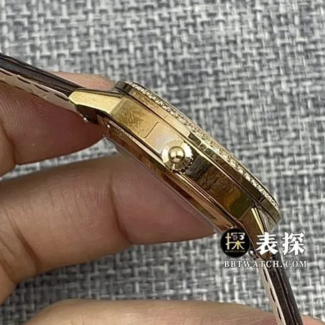 ZF FactoryJaeger-LeCoultre dating watch women's silver dialmoon phaseleather strap model pictures and prices front live photo