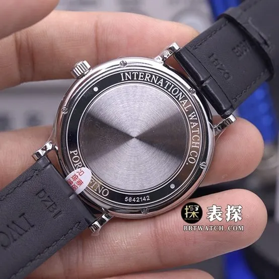 V7 Portofino IWC1:1replica watch silver dialleather strap model IW356501front live photo