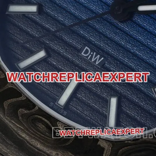 Patek Philippe watch DIW factory Nautilus blue black dial carbon fiber mechanical steel bracelet model 5711front live photo