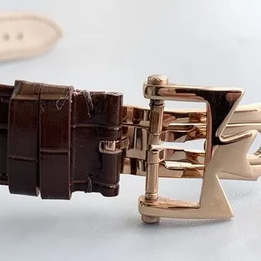 TWS factory top-tier replicaVacheron Constantinreplica watch men's black dial brown belt inheritance series mechanical leather strap round watch front view