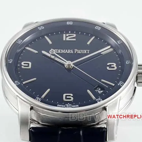 APSAudemars PiguetCODEtop-tier replicablue dialleather strap model 15210front live photo