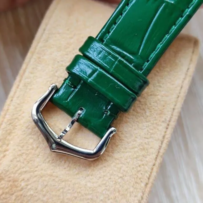 top-tiersuper clonek11Cartier's model of elegant style, front view of couple's watch