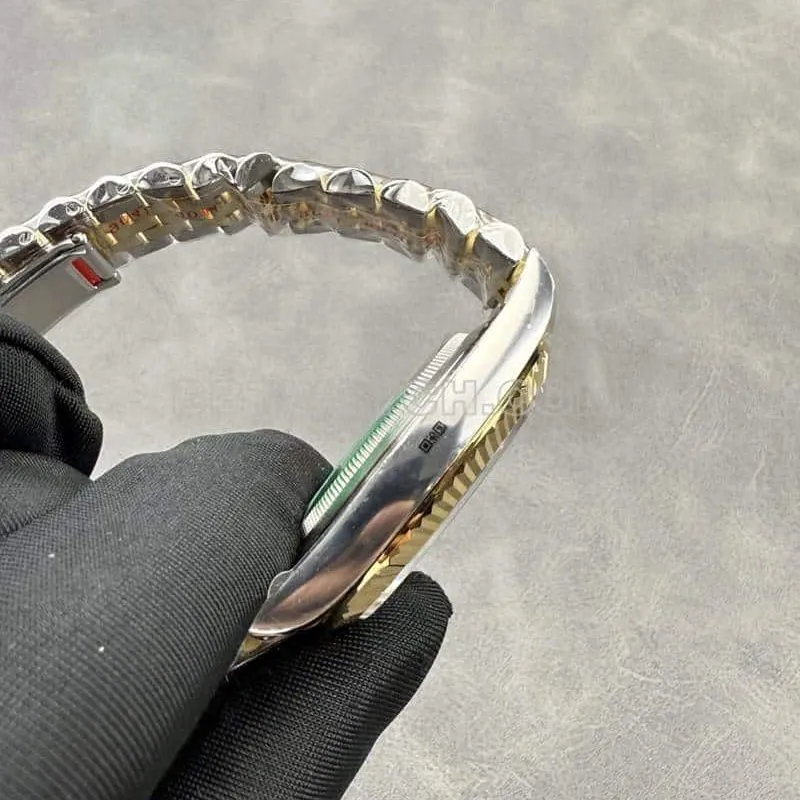 ARF FactoryRolex log top-tier replicablack dial41mm gold five-row chain link126333front live photo