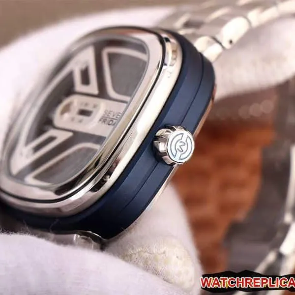 watch SEVENFRIDAY/seven day display five watch Swiss automatic movementmen's watchsteel bracelet large dialM1B/01M front view