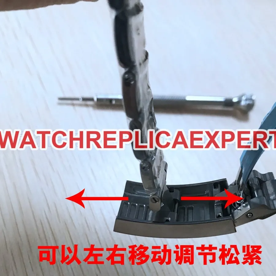 Rolex Rolex Green Aqua Buckle Guide: Open