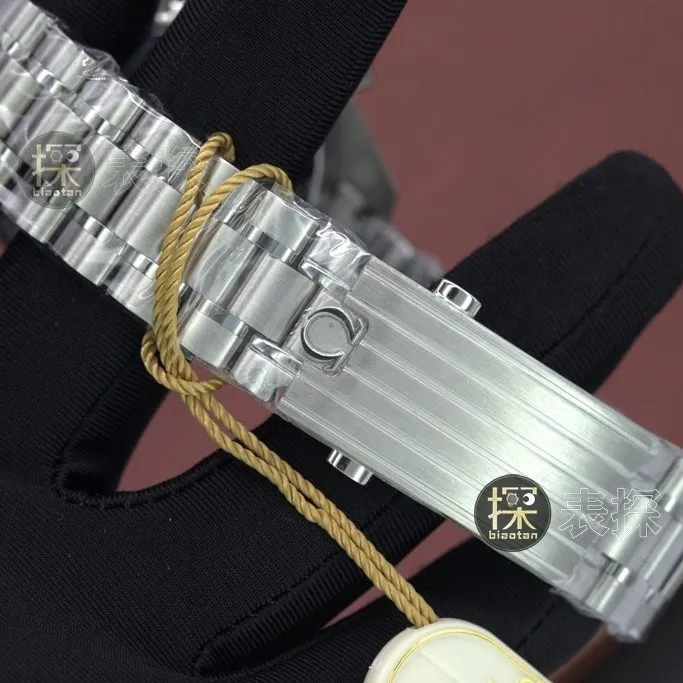 Omegatop-tier watch, OS Speedmaster watch, clasp picture