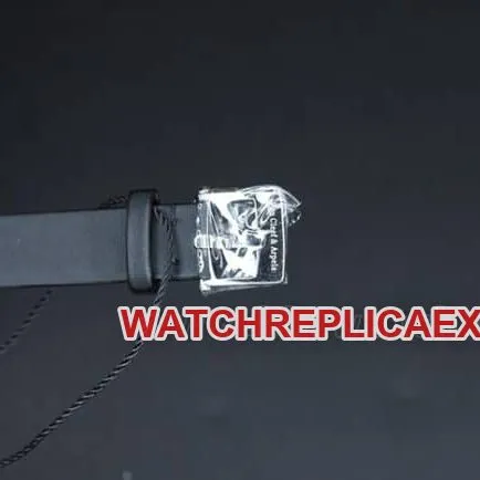 top-tier Van Cleef & Arpels four-leaf clover ladies' watchwhite dial South African real diamond silk bracelet front view of Swiss quartz watch