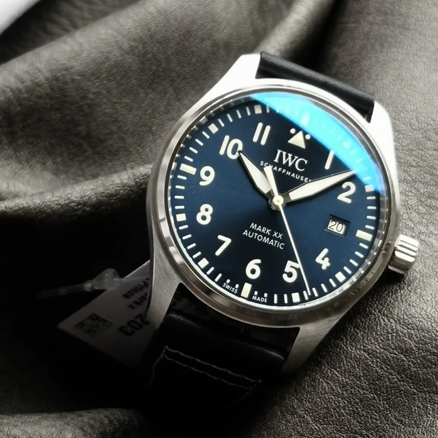 IWC top-tier, v7 pilot watch, front live photo