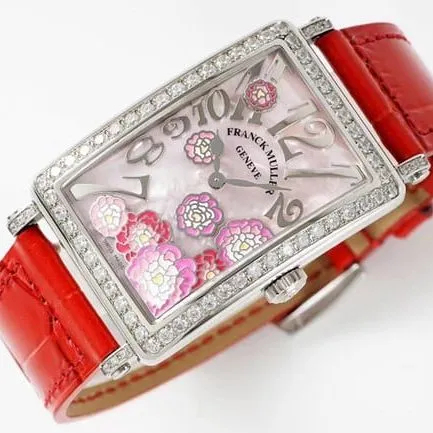 ZF Factory Frank Muller top-tier watch quartzLONG ISLAND series ladies white dial red band watch side view