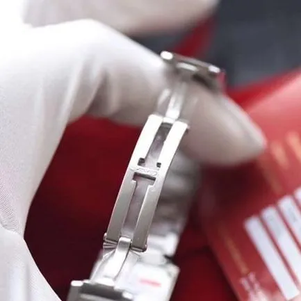 8848F factory top-tier watch Cartier ladies white dialsteel bracelet tank series quartz watch clasp picture