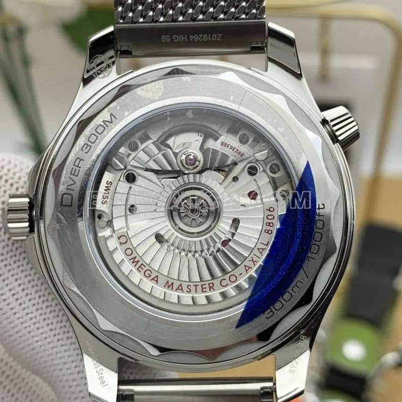 VSOmegaSeamastertop-tier replicasilver dial300m steel bracelet model 210.30.42front live photo