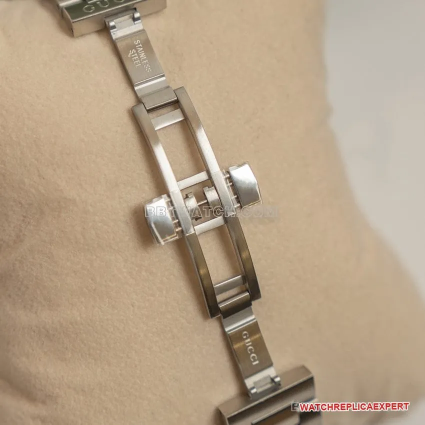Gucci top-tier 1:1super clone2024 new silver white dial gold-plated steel bracelet model YA136357front live photo