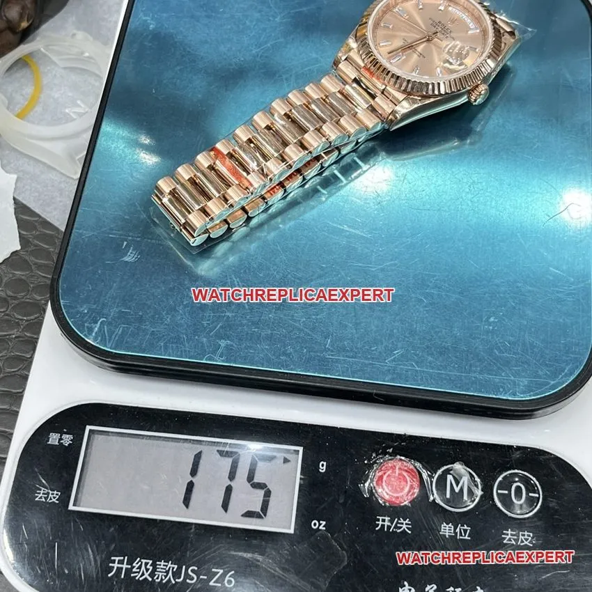 GM FactoryRolexDay-Date type top-tier 1:1high-quality replicarose gold disc front live photo